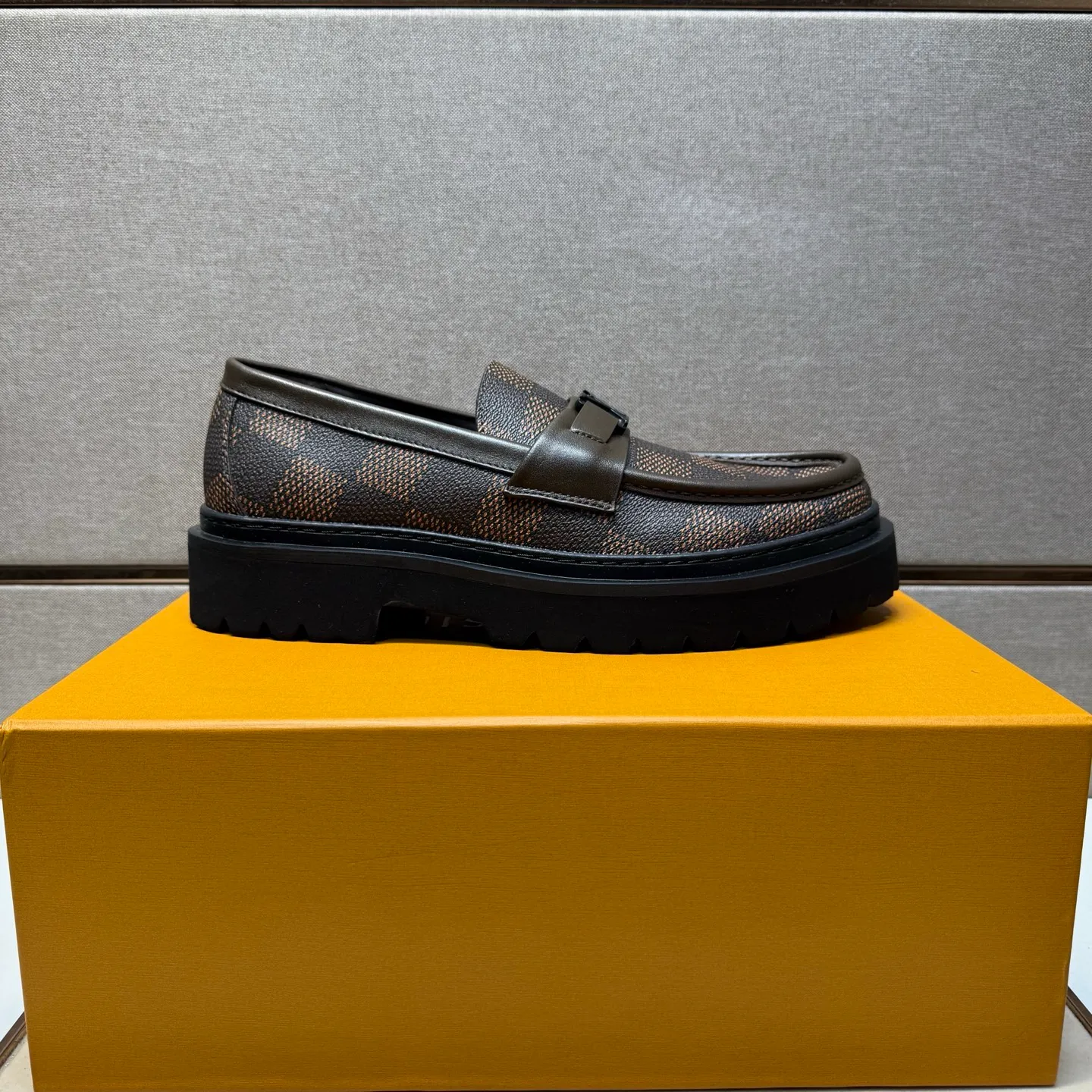 Men's men's shoes 💰pp620【Lv～】Men's casual leather shoes 2025z cabinet sales simultaneously 🔶Size: 39-44 #️⃣ 🔷3 colors🔜The upper is made of cowhide stitching ➕Cowhide lining, comfortable and breathable, sole: original comfortable and wear-resistant outsole, ⚠️real thing📱photographed🎬real thing is better📢📢📢